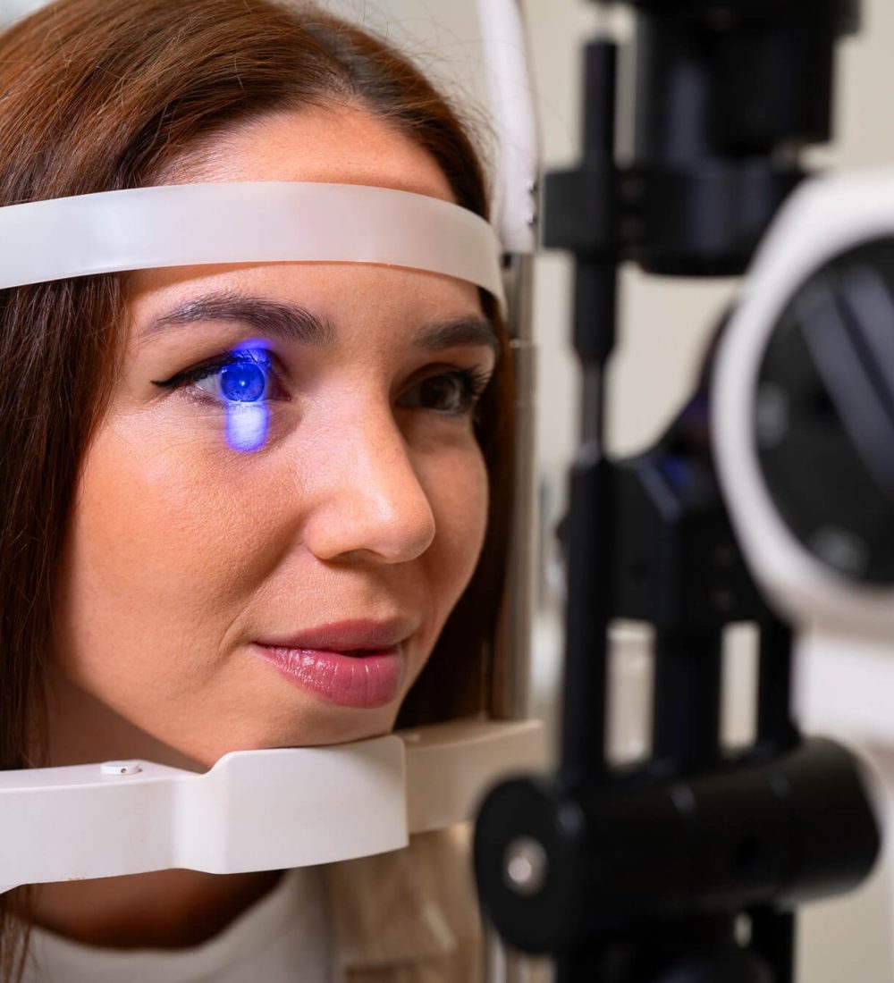 side-view-woman-getting-her-eyes-checked(1)